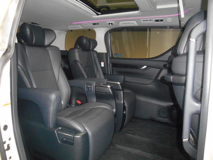 Alphard 2.5 Hybrid SRC Modellista - Image 5